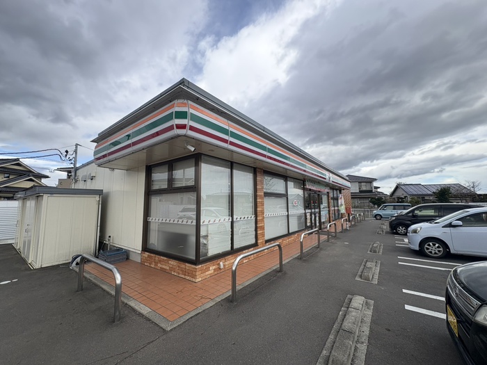 コンビニ　セブンイレブン　亘理逢隈店（コンビニ）まで550m