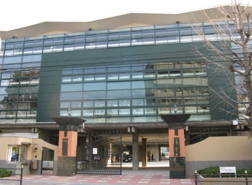 高校・高専　浪速高校（高校・高専）まで573m