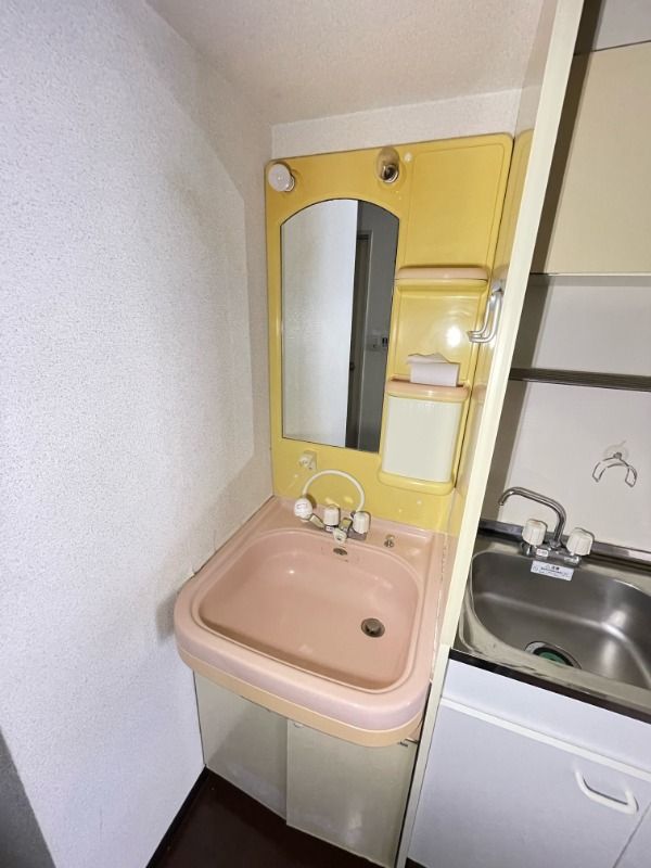 洗面設備　使いやすい独立洗面台です