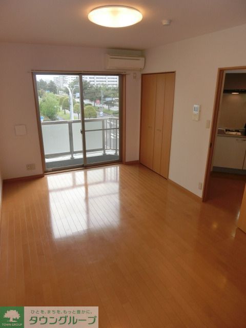 居室・リビング　広々10帖洋室