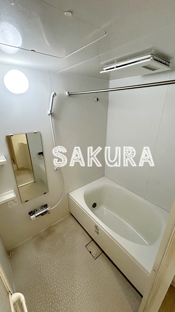 バス・シャワールーム　ご家族や長時間入浴に便利な追い炊き機能付きです♪