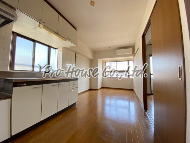 その他　別部屋（反転タイプ角部屋）の写真です。