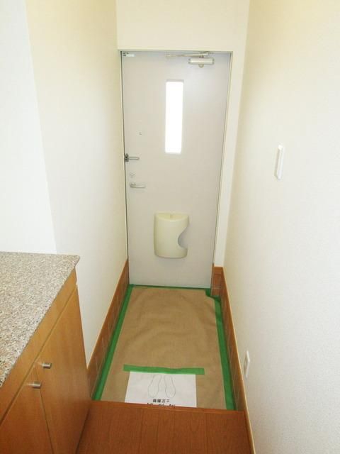 玄関　★窓のある明るい玄関です★