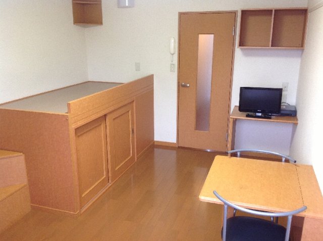 居室・リビング　家具・家電付き