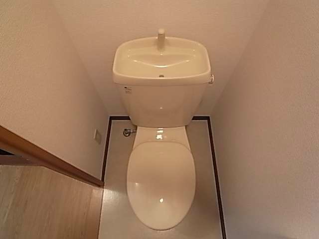トイレ　※温水洗浄便座へ取替済み