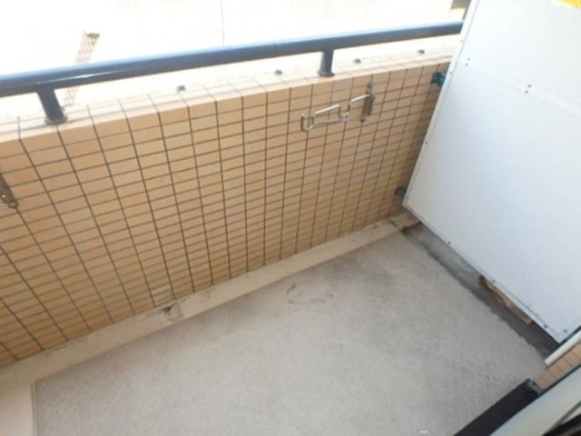 バルコニー　バルコニーからの眺めを楽しみながら食事をしませんか