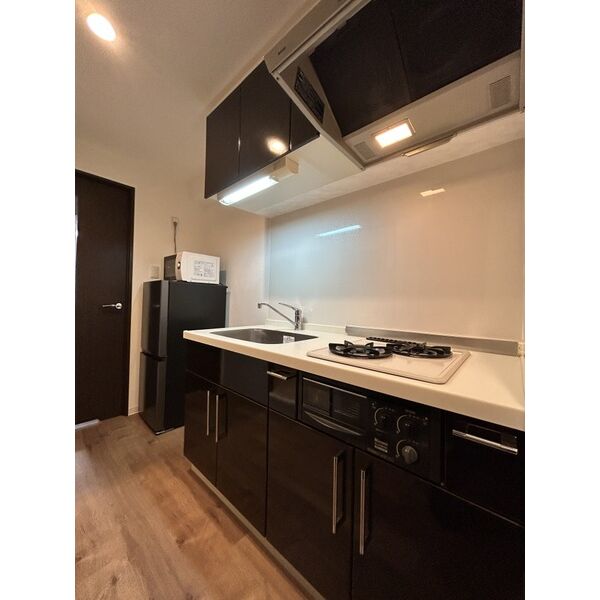 キッチン　※写真は同じマンションの違う部屋のものになります。