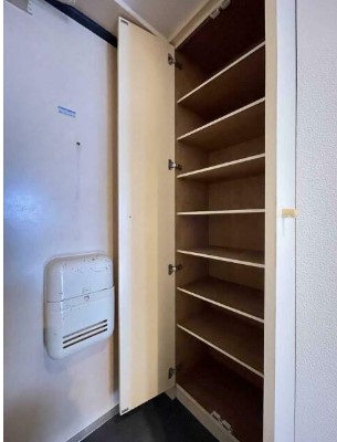 玄関　他号室の写真になります。