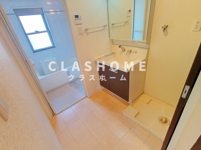 洗面設備　同物件の別部屋になります。