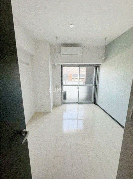 居室・リビング　玄関