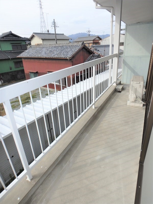 バルコニー　南西向きで日当たり良好☆