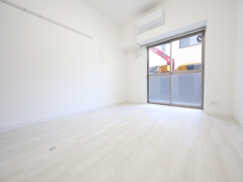 バルコニー　洋室7.8帖　エアコン付　クローゼット付　バルコニー