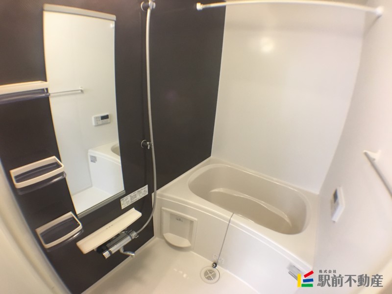 バス・シャワールーム　鏡も付き☆