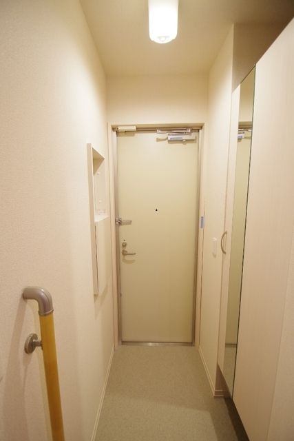 玄関　★リビングから見た玄関★