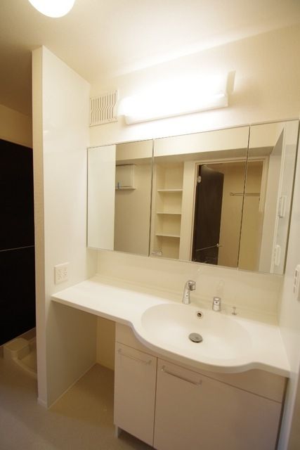 洗面設備　★広々洗面台★