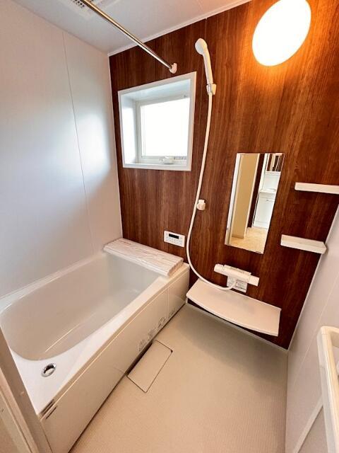 バス・シャワールーム　追い焚き機能付きオートバス