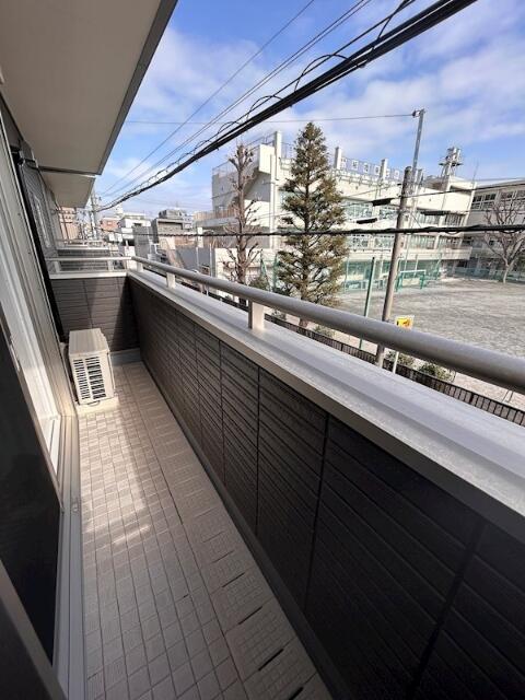 バルコニー　陽当たりの良いバルコニー