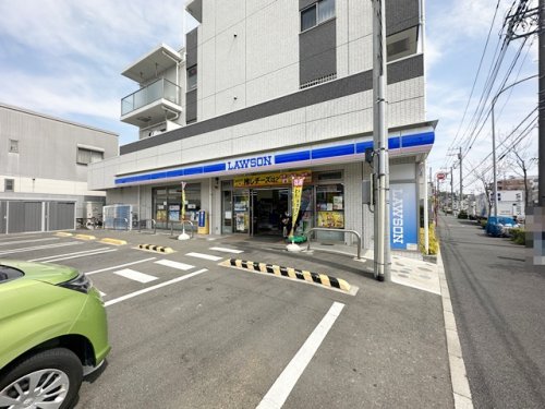 コンビニ　ローソン都筑区東山田店（コンビニ）まで614m