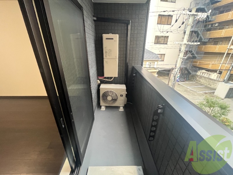 バルコニー　同仕様施工物件、ルームカラーがホワイトになります。