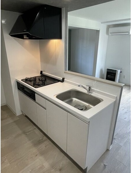 キッチン　人気の対面システムキッチンタイプです！