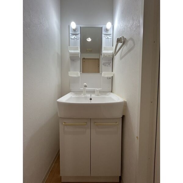 洗面設備　便利な独立洗面台付き♪