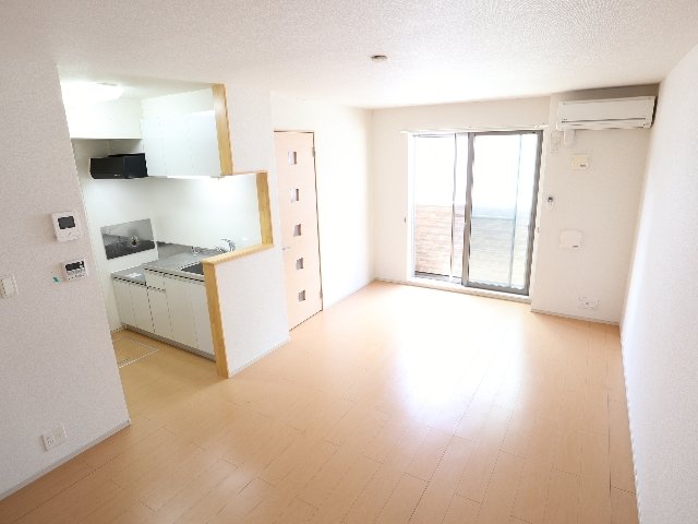 居室・リビング　ゆったりとした居間です