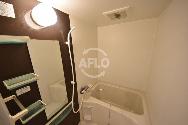 バス・シャワールーム　グランパーク大阪WEST　バスルーム