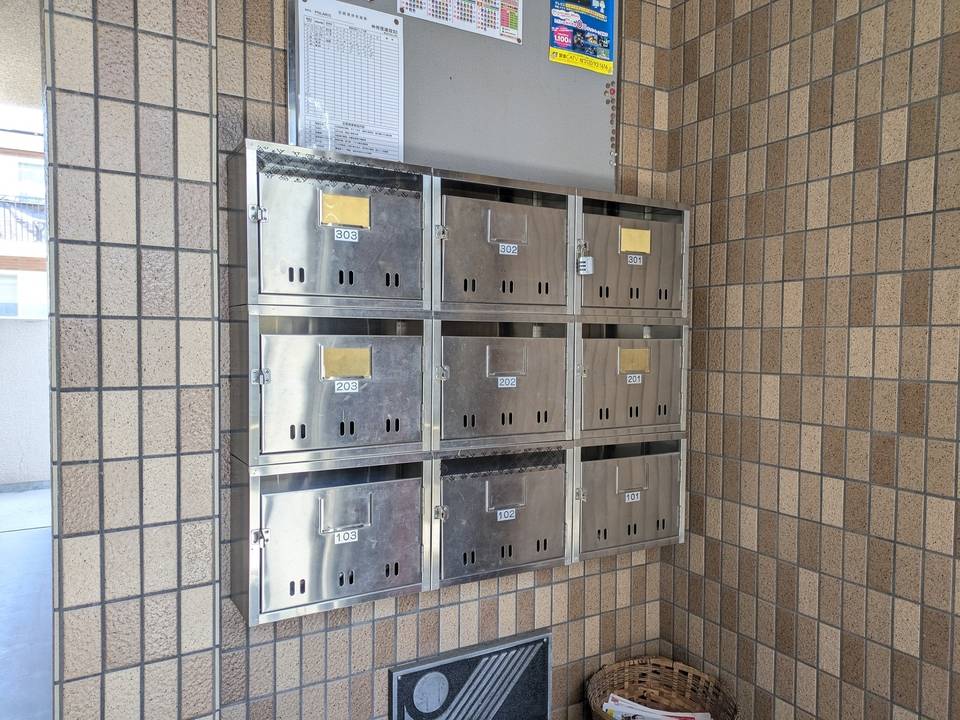 エントランス　メールBOX