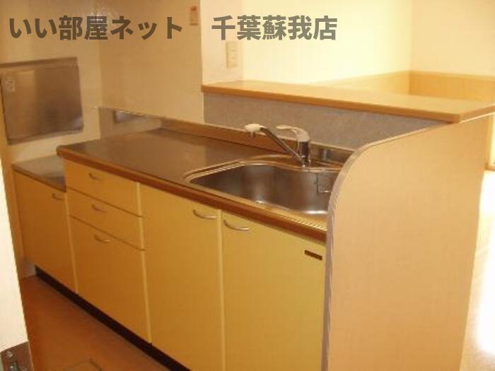 キッチン　コンパクトなキッチンで掃除もラクラク