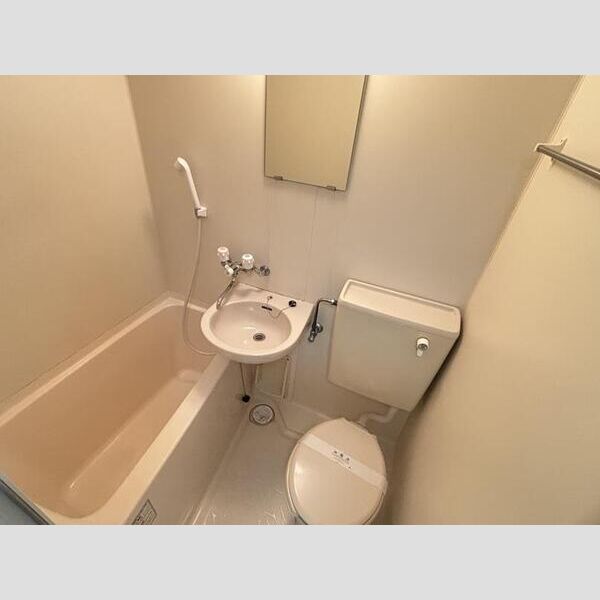 バス・シャワールーム　シンプルで機能的なユニットバスです！