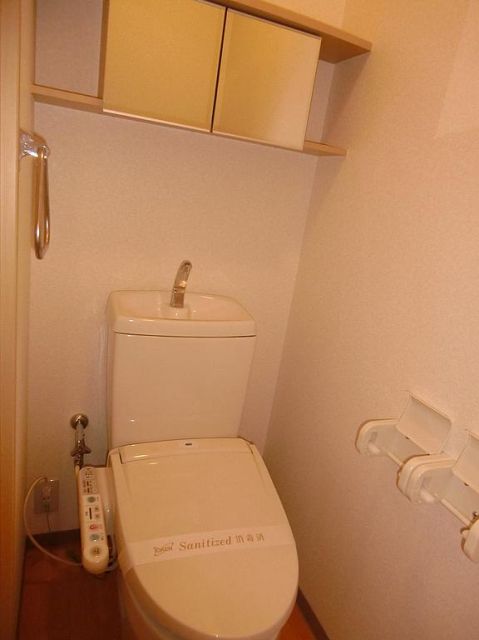 トイレ　収納付トイレ