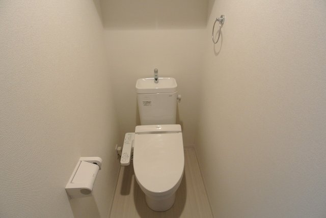 トイレ　エスライズ新大阪フロント