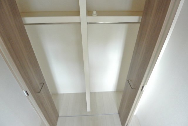 収納　エスライズ新大阪フロント