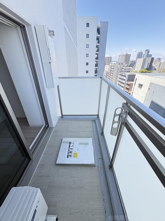 バルコニー　（写真は同タイプ）