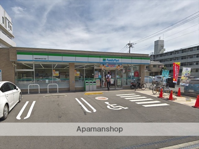 コンビニ　ファミリーマート（コンビニ）まで471m