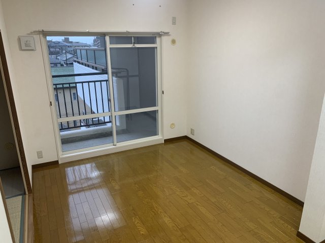 居室・リビング　南向きで日当たり良好！
