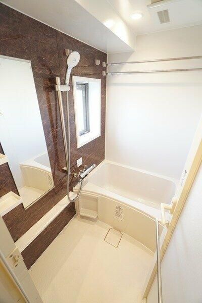 バス・シャワールーム　別部屋参考写真