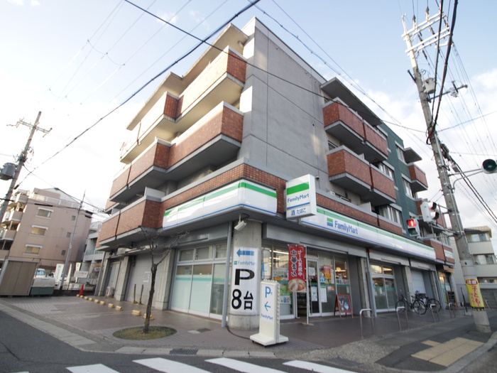 コンビニ　ファミリーマート中久世1丁目（コンビニ）まで240m