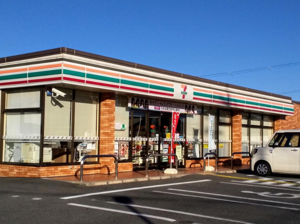 コンビニ　セブンイレブン 八日市小脇店（コンビニ）まで183m