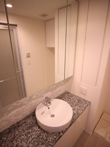 洗面設備　※別部屋の参考写真です。