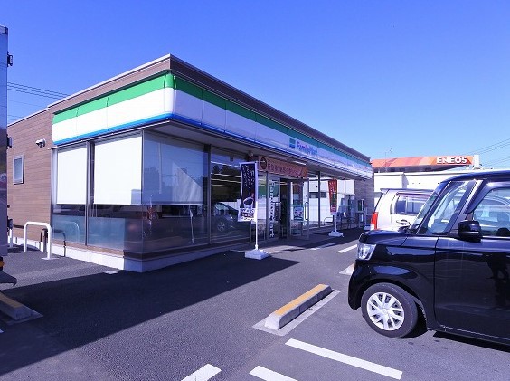 コンビニ　ファミリーマート（コンビニ）まで378m