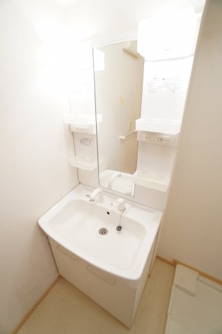 洗面設備　※同物件・同タイプの写真です。