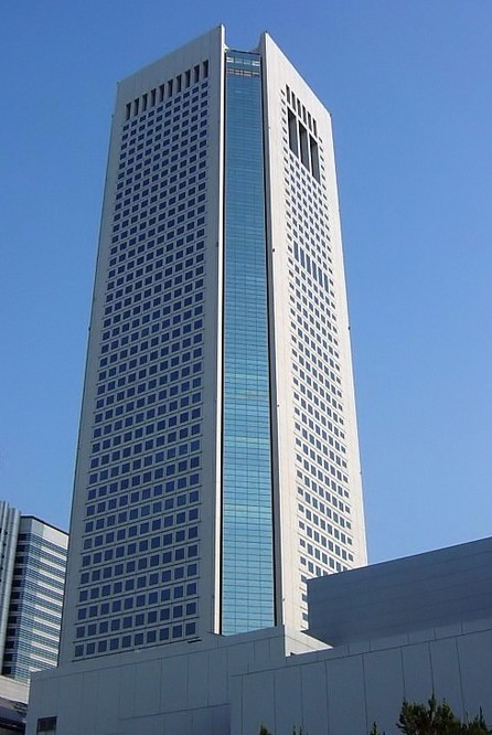 ショッピングセンター　東京オペラシティビル東京オペラシティタワー（ショッピングセンター）まで442m