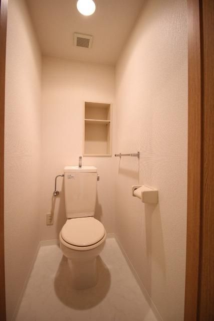 トイレ　トイレも広くとれております