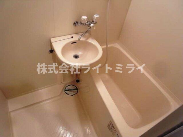 バス・シャワールーム　?