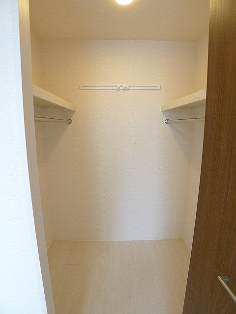 収納　ウォークインクローゼット