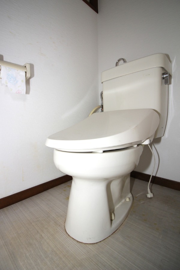 トイレ　トイレ温水洗浄便座