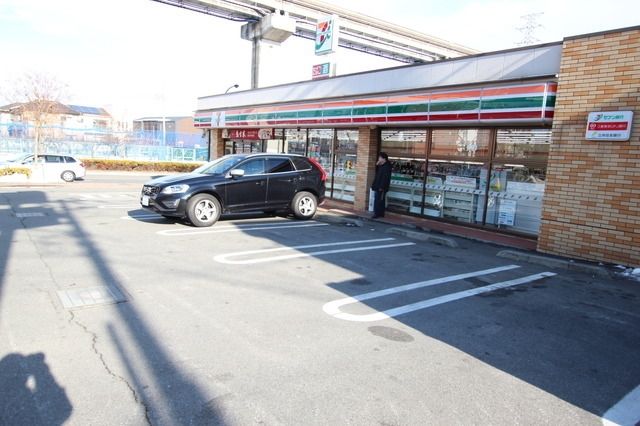 コンビニ　セブンイレブン日野甲州街道駅前店（コンビニ）まで151m
