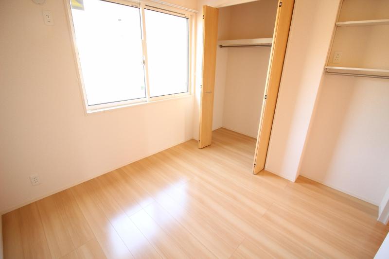 その他部屋・スペース　洋室4.6帖のお部屋と収納