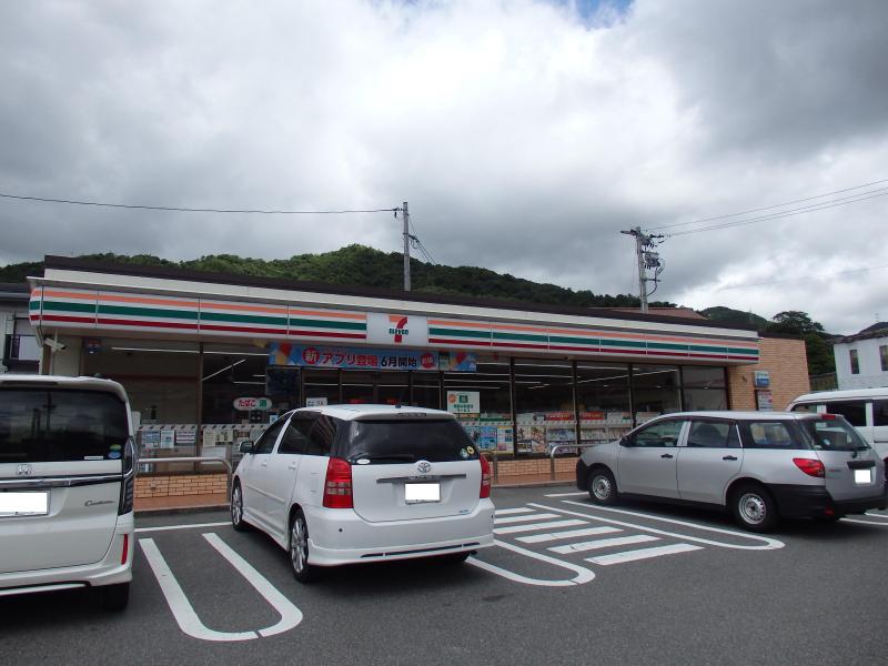 コンビニ　セブンイレブン（コンビニ）まで190m